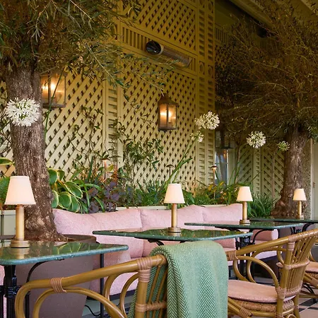 Castle Hotel